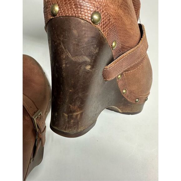 UGG Australia Women's Size 7 Brown Lizard Embossed Leather Ankle Boots See Note - Picture 16 of 16